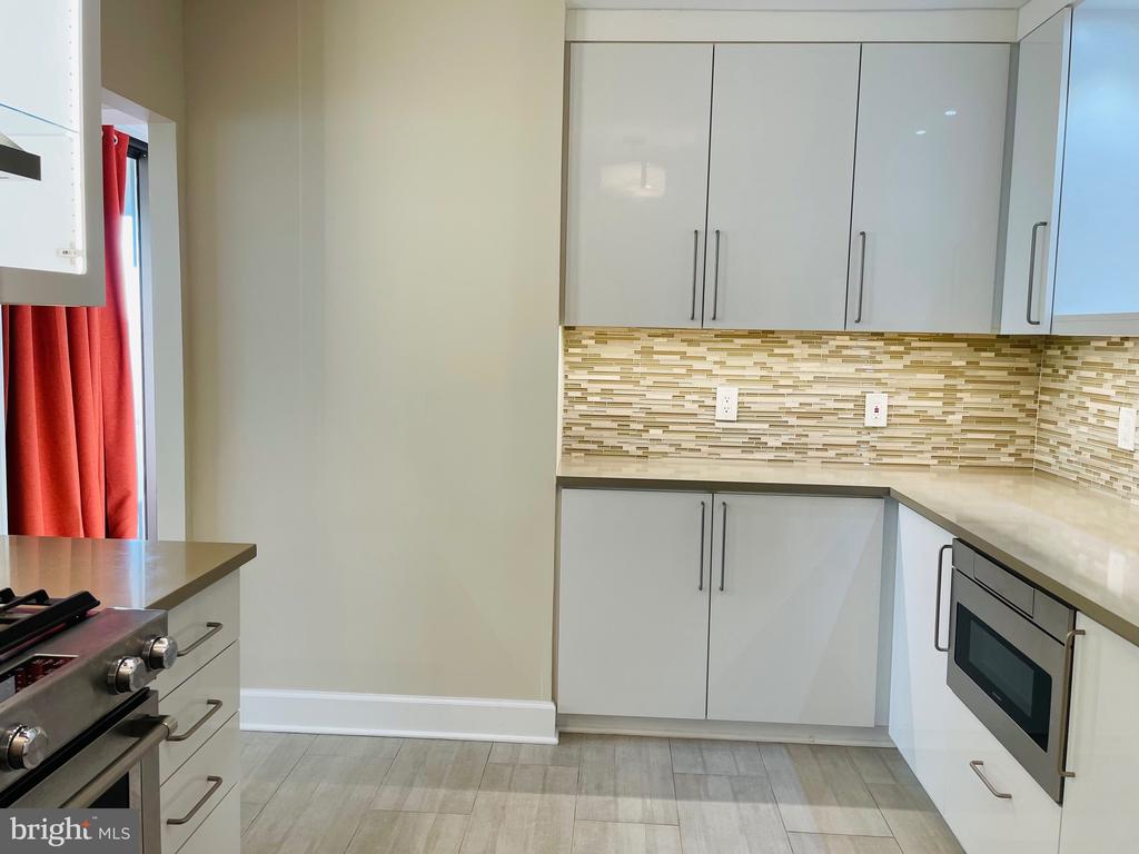 5225 POOKS HILL ROAD Unit: 1613S