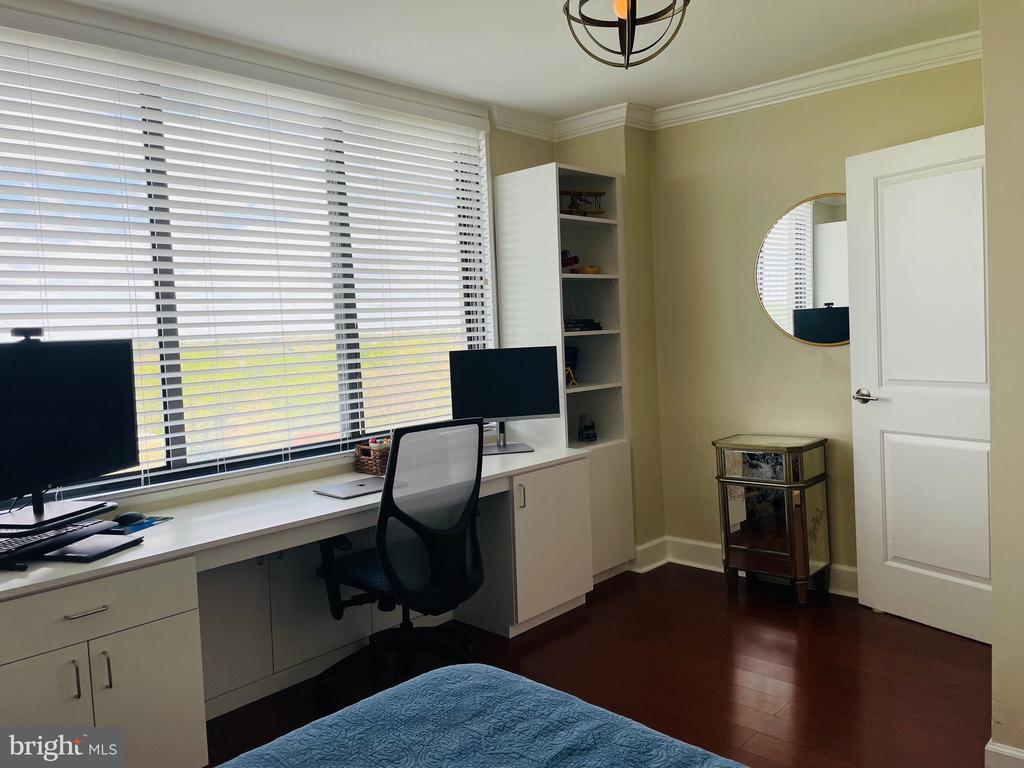 5225 POOKS HILL ROAD Unit: 1613S