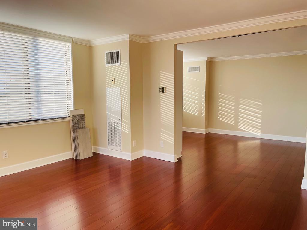 5225 POOKS HILL ROAD Unit: 1613S