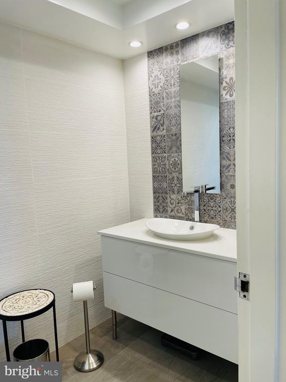 5225 POOKS HILL ROAD Unit: 1613S