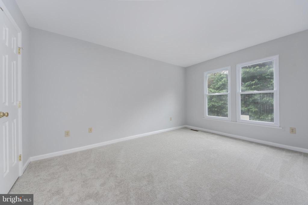 13434 FAIRLAND PARK DRIVE