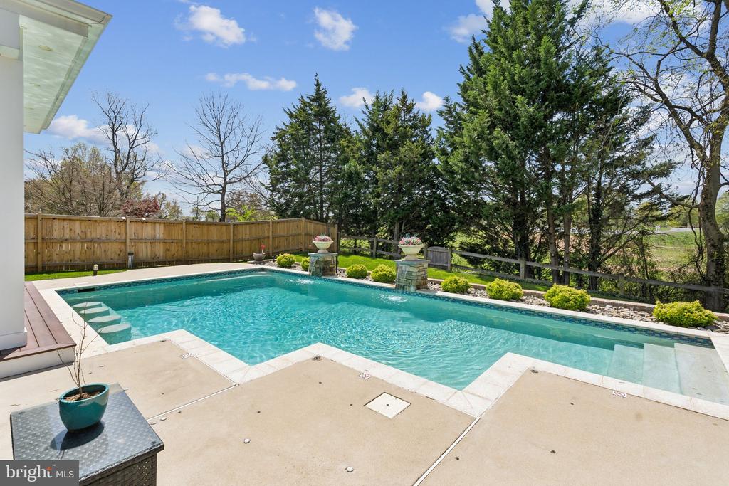 18014 WILDMAN COURT