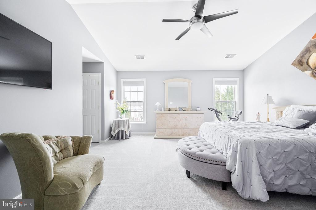 14309 KINGS CROSSING BOULEVARD