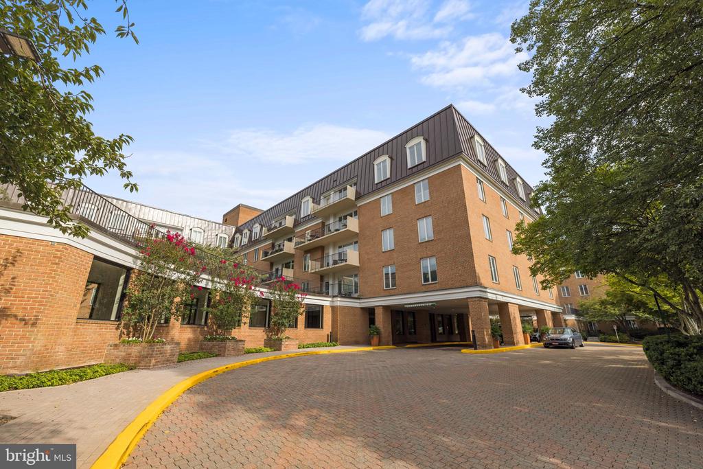 8101 CONNECTICUT AVENUE Unit: C700