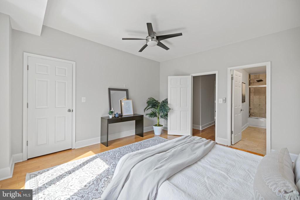 8101 CONNECTICUT AVENUE Unit: C700