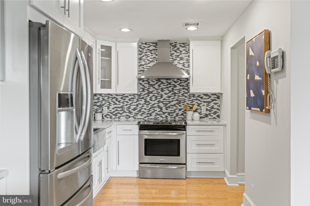 8101 CONNECTICUT AVENUE Unit: C700