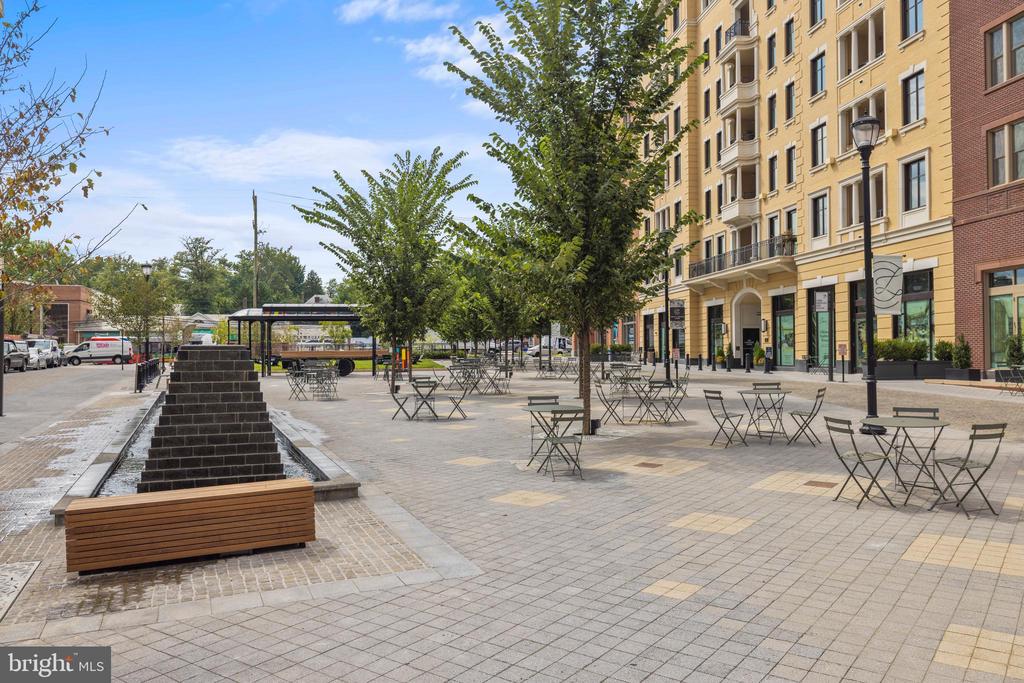 8101 CONNECTICUT AVENUE Unit: C700