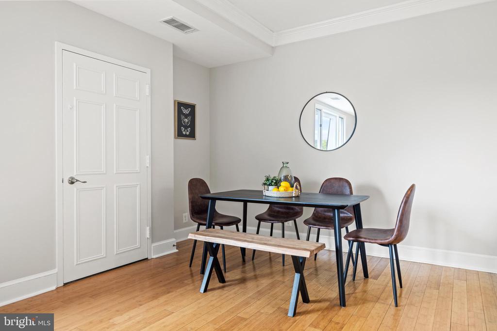 8101 CONNECTICUT AVENUE Unit: C700