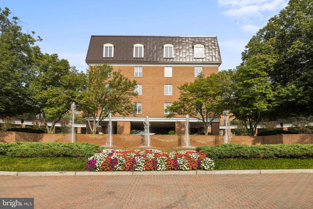 8101 CONNECTICUT AVENUE Unit: C700
