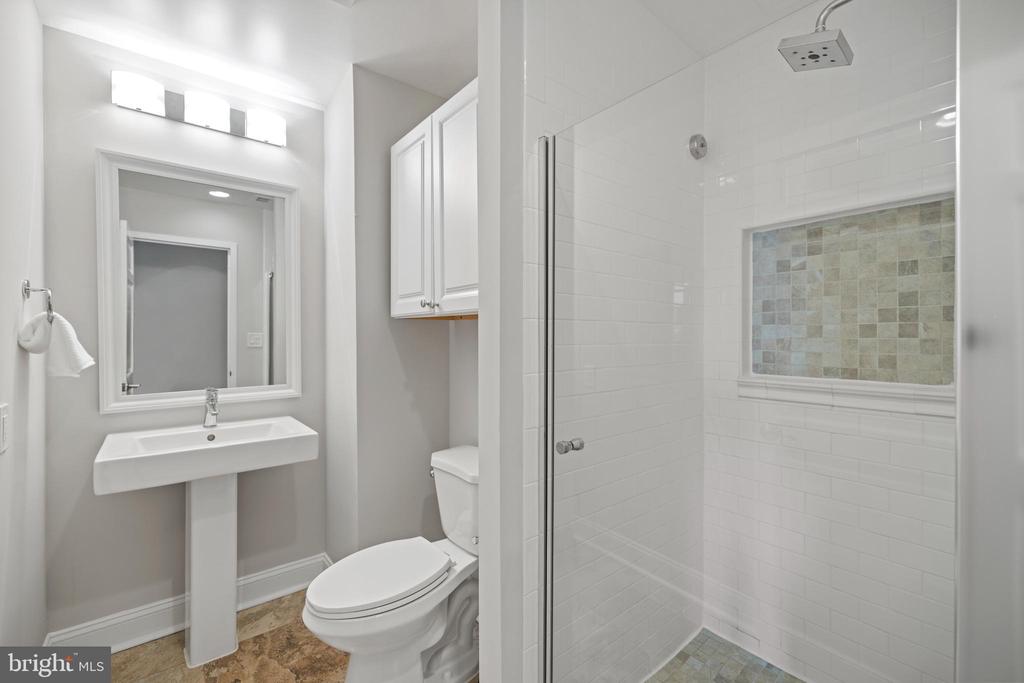 8101 CONNECTICUT AVENUE Unit: C700
