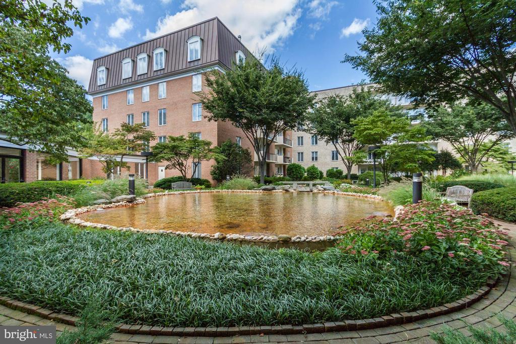 8101 CONNECTICUT AVENUE Unit: C700