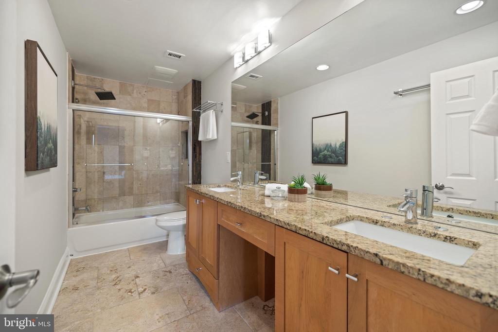 8101 CONNECTICUT AVENUE Unit: C700