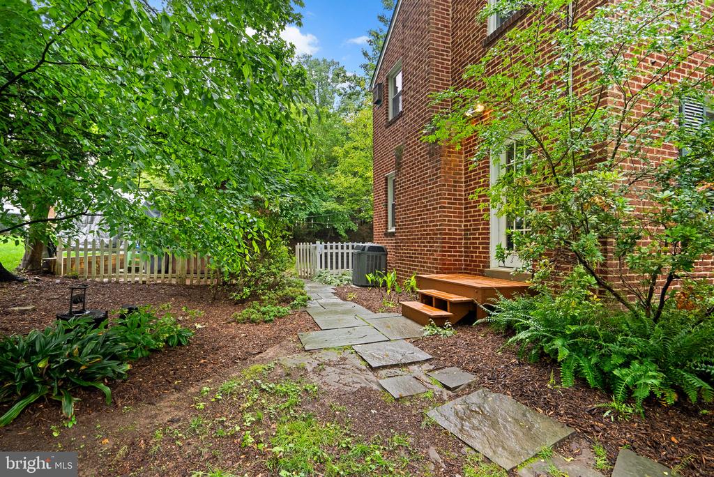 10104 BIG ROCK ROAD