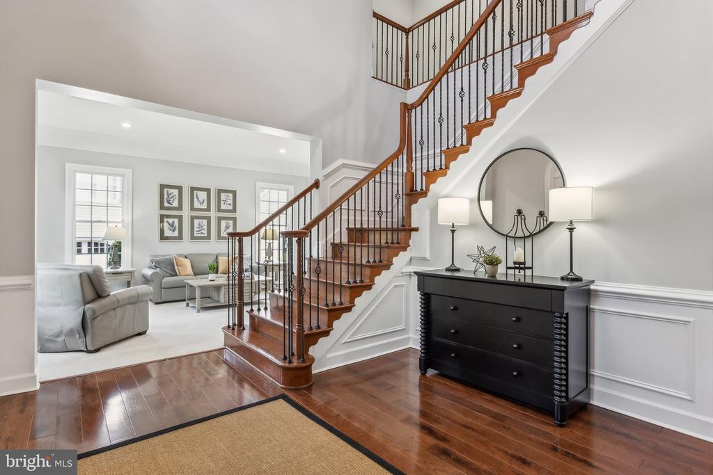 1402 LAKE NORWOOD WAY