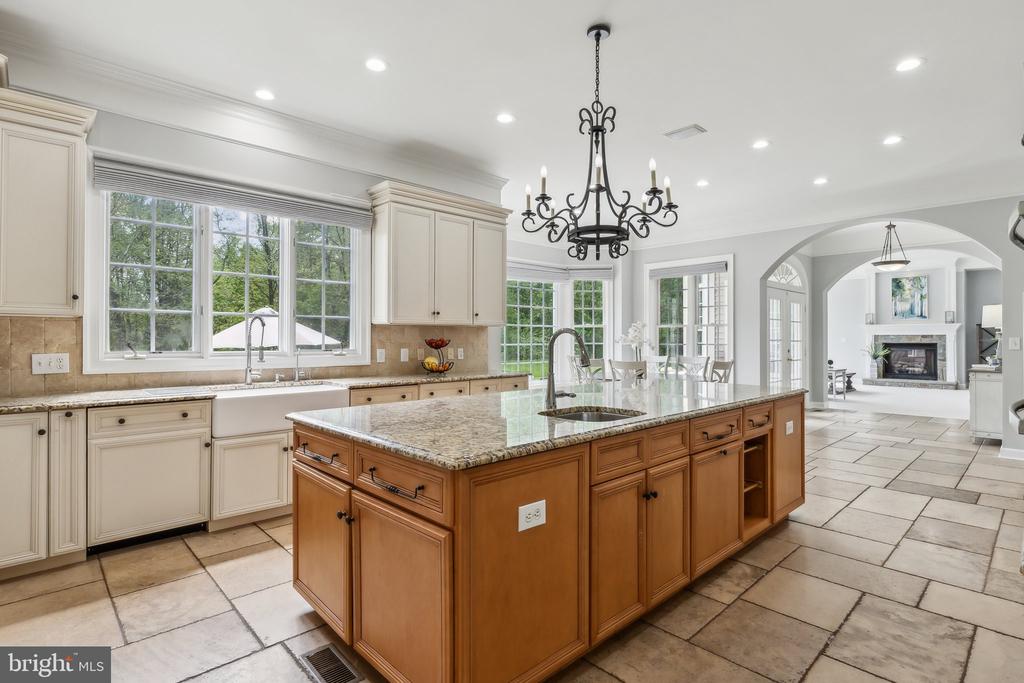 1402 LAKE NORWOOD WAY