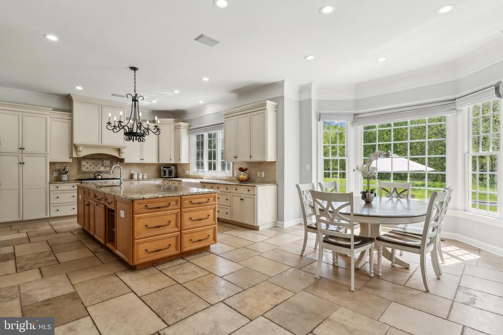 1402 LAKE NORWOOD WAY