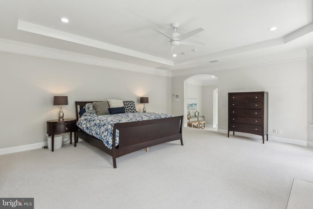 1402 LAKE NORWOOD WAY
