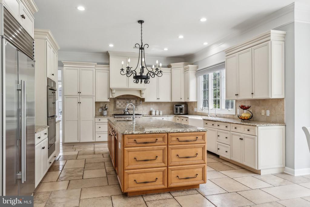 1402 LAKE NORWOOD WAY