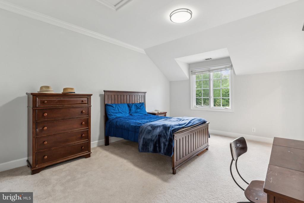 1402 LAKE NORWOOD WAY