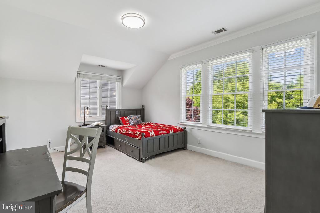1402 LAKE NORWOOD WAY