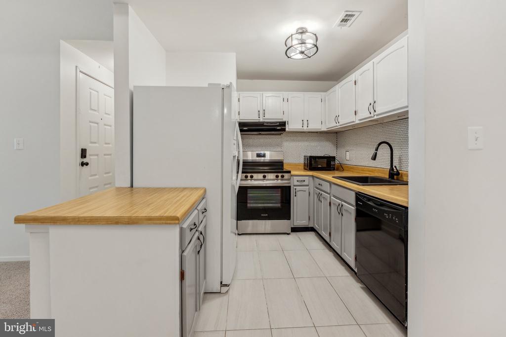 13117 WONDERLAND WAY Unit: 4 (13-146)