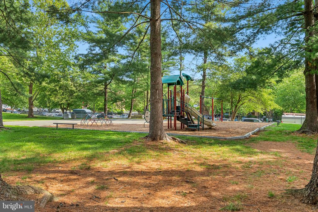 13117 WONDERLAND WAY Unit: 4 (13-146)