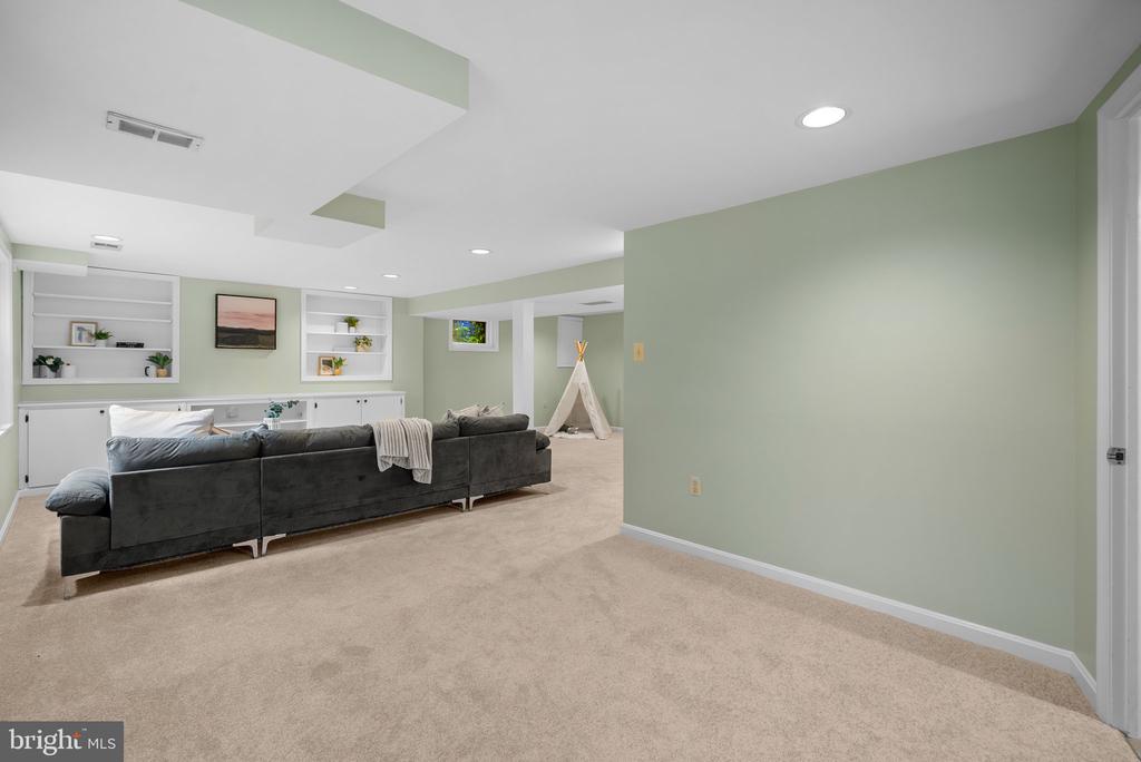214 WHITMOOR TERRACE