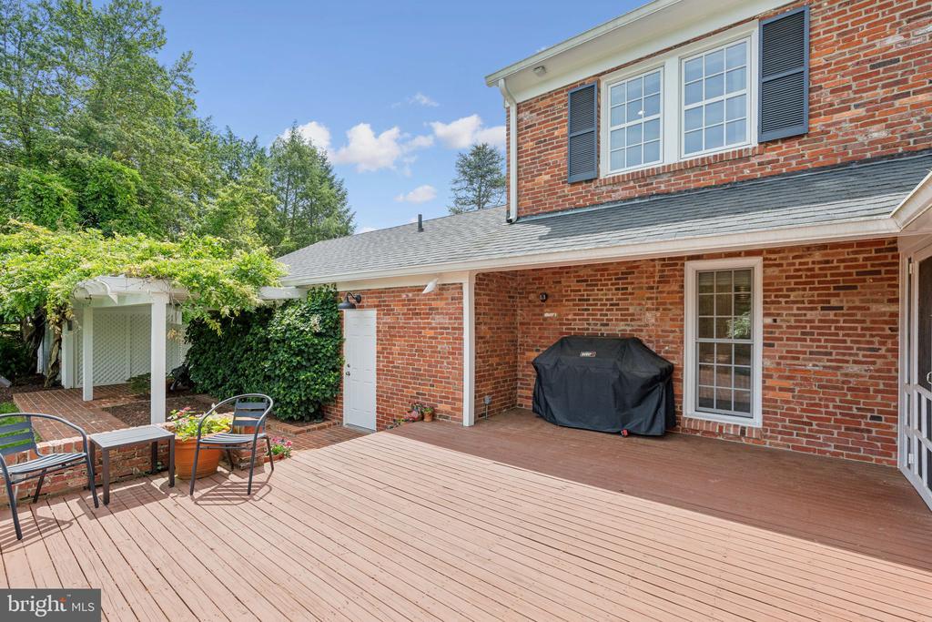 11013 HOMEPLACE LANE