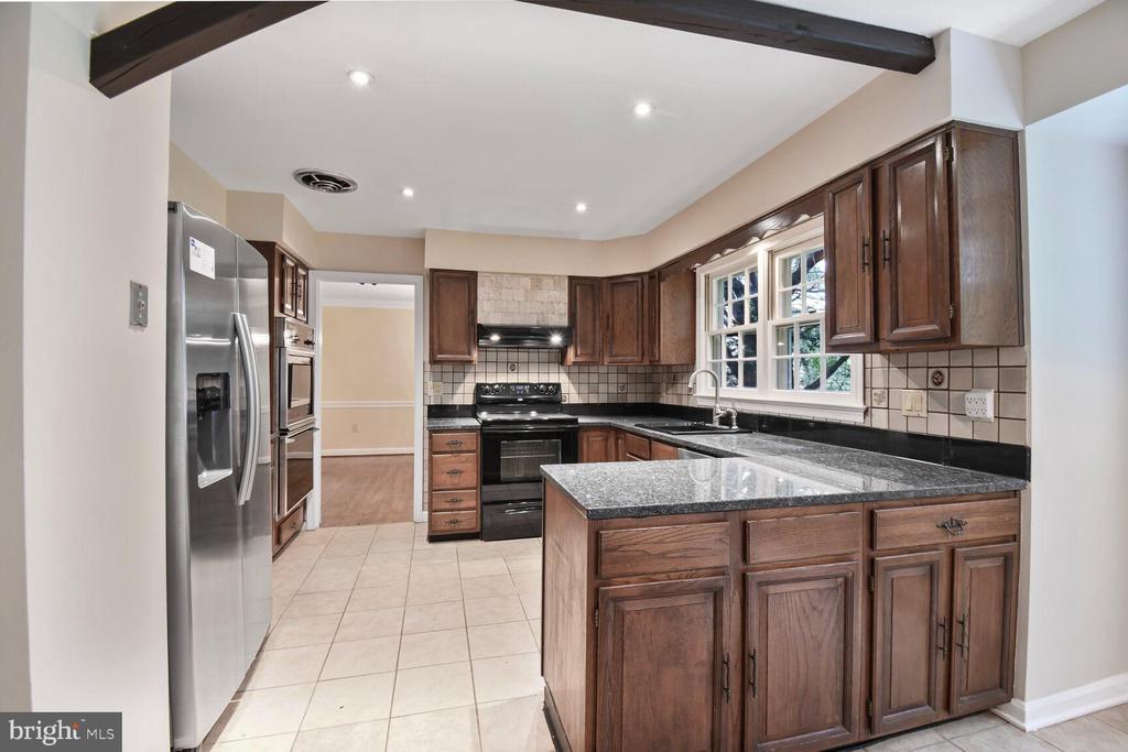 8217 LOCHINVER LANE