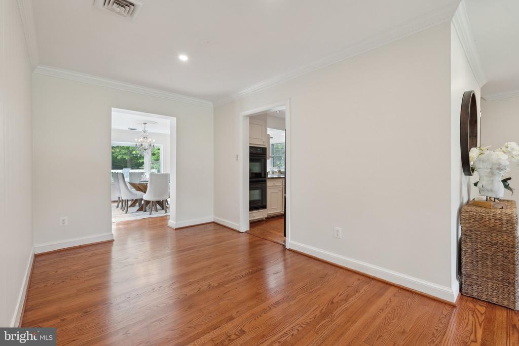 701 NOTLEY ROAD