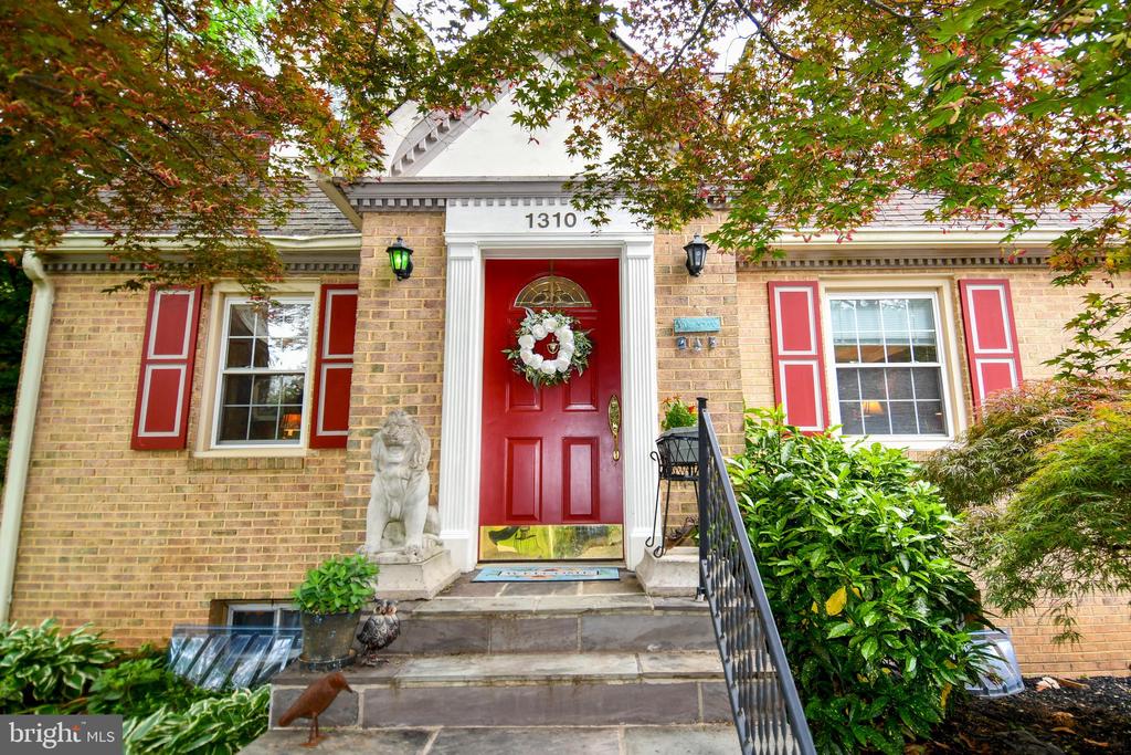 1310 HORNELL DRIVE