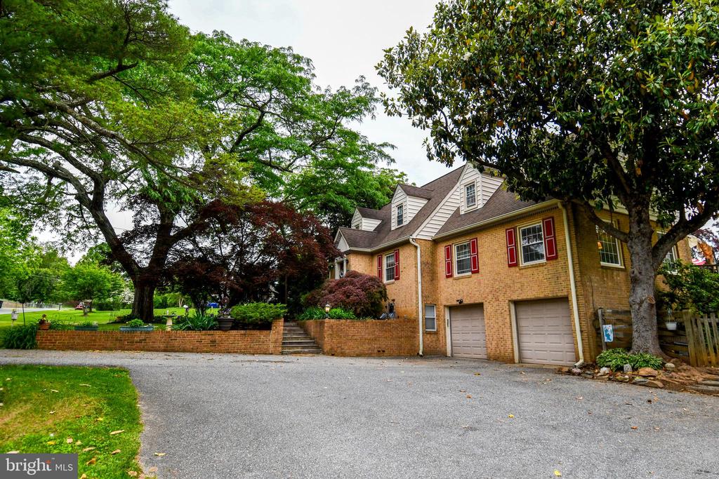 1310 HORNELL DRIVE