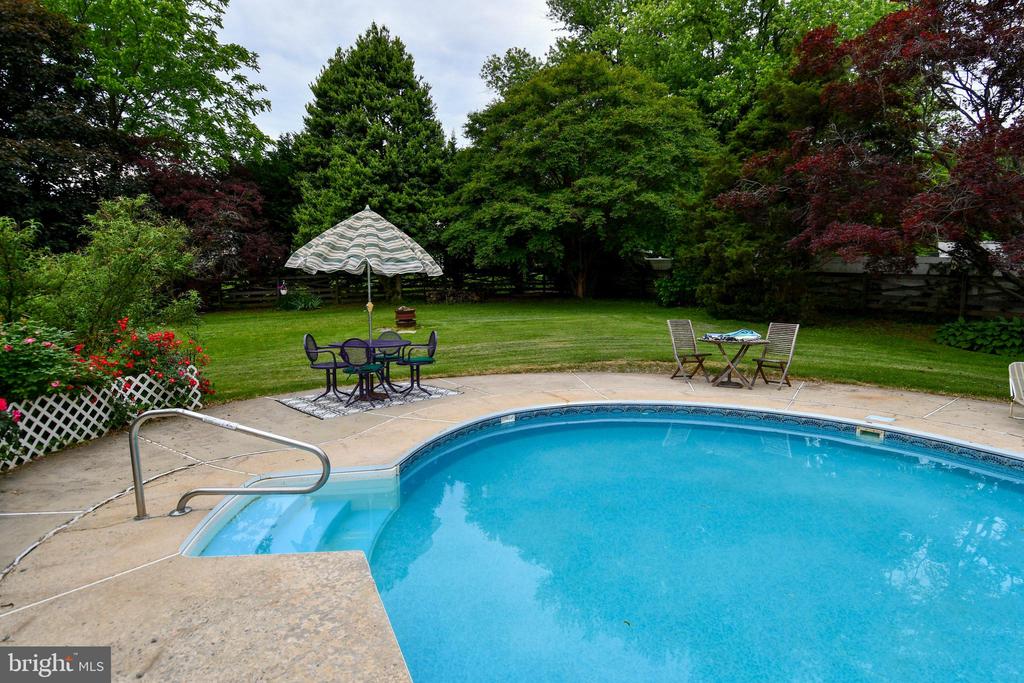 1310 HORNELL DRIVE