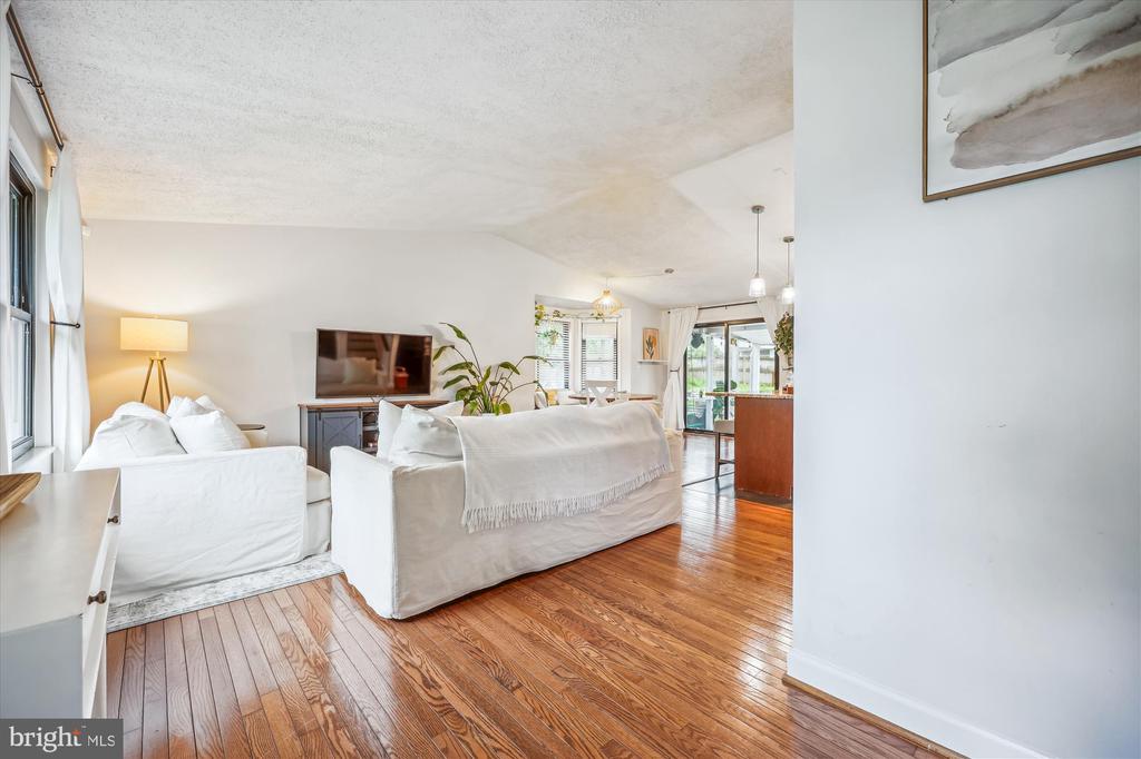 19110 DOWDEN CIRCLE