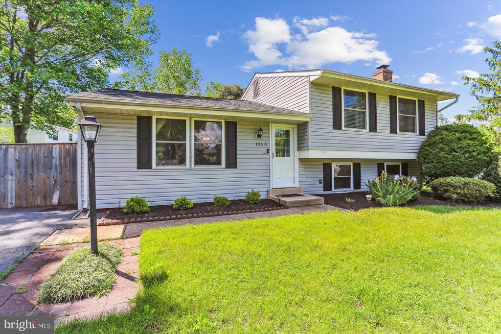 19110 DOWDEN CIRCLE