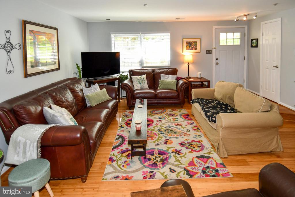 19064 HIGHSTREAM DRIVE Unit: 777