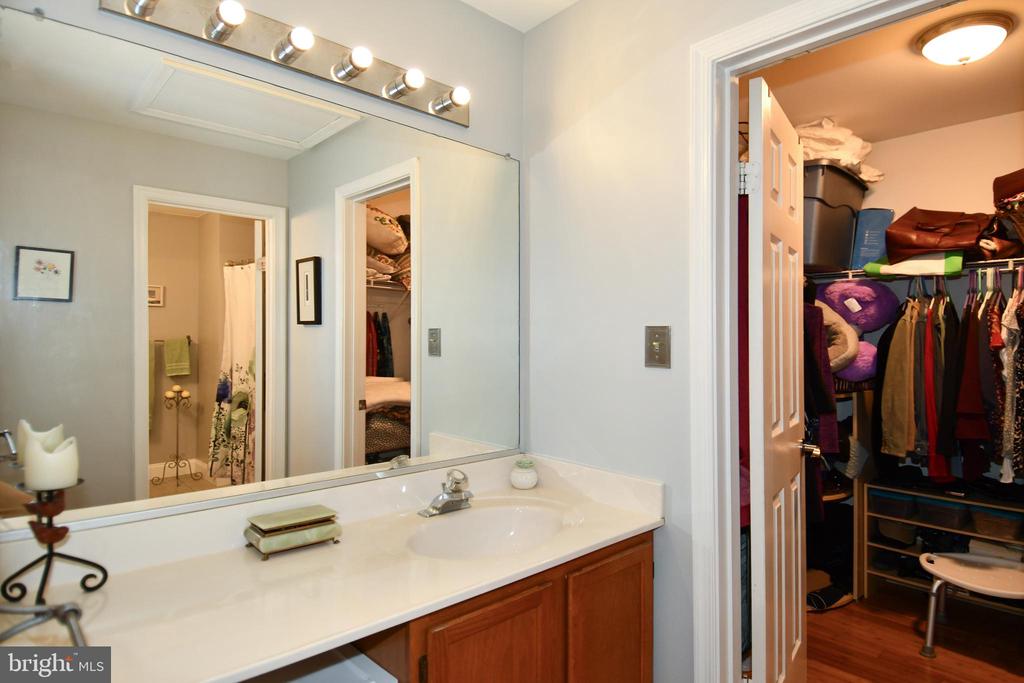 19064 HIGHSTREAM DRIVE Unit: 777