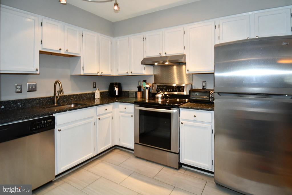 19064 HIGHSTREAM DRIVE Unit: 777