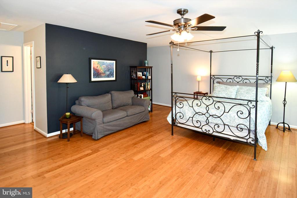 19064 HIGHSTREAM DRIVE Unit: 777