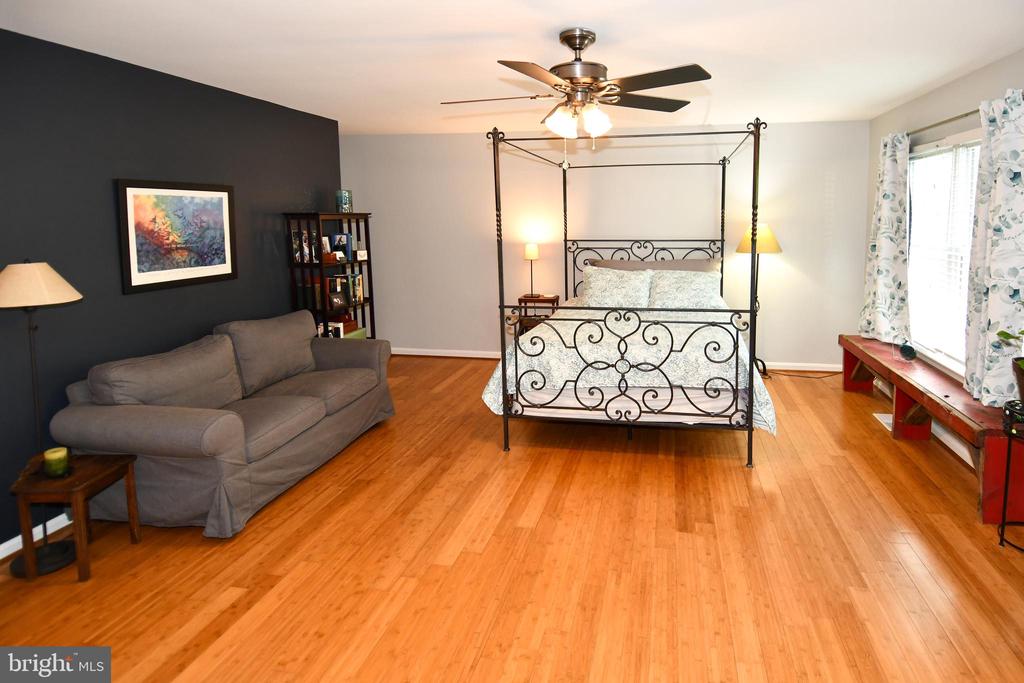 19064 HIGHSTREAM DRIVE Unit: 777