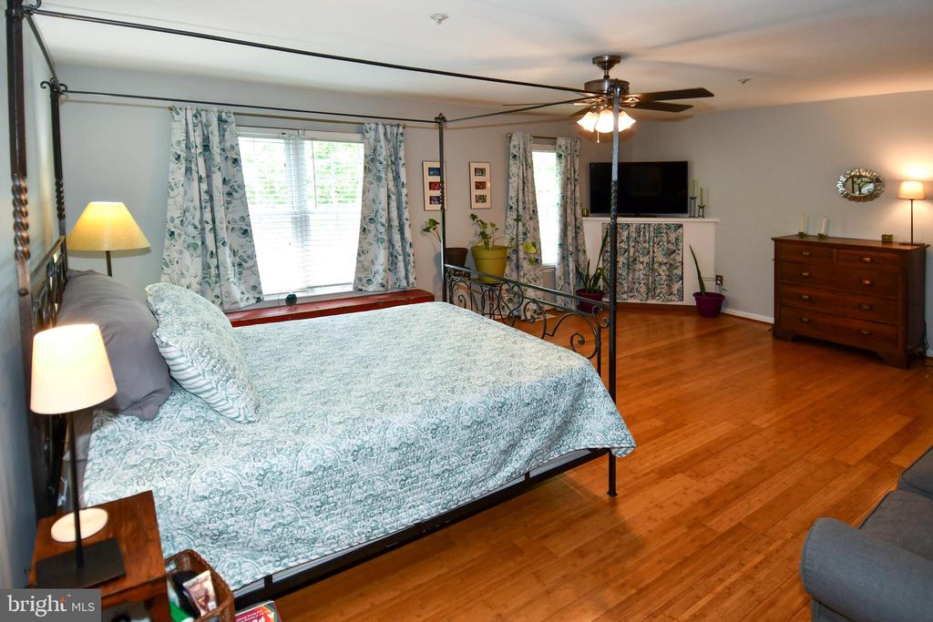 19064 HIGHSTREAM DRIVE Unit: 777
