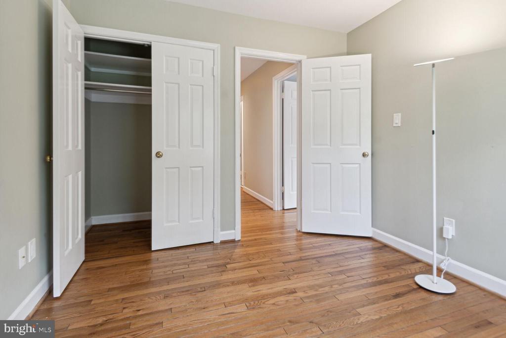 5201 WESTBARD AVENUE Unit: 27