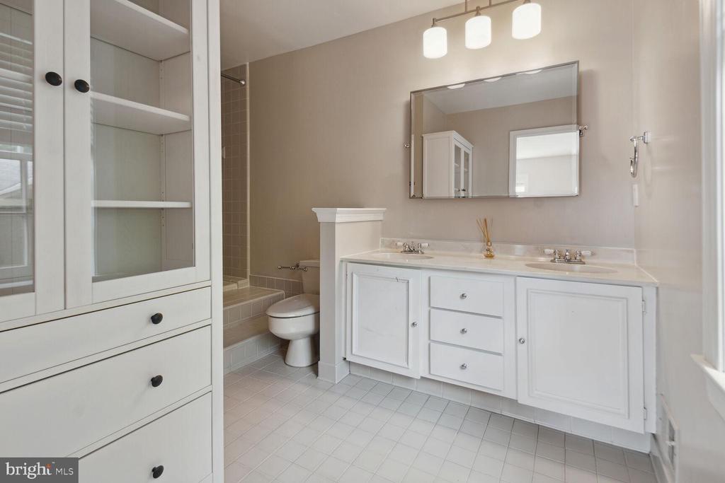 5201 WESTBARD AVENUE Unit: 27