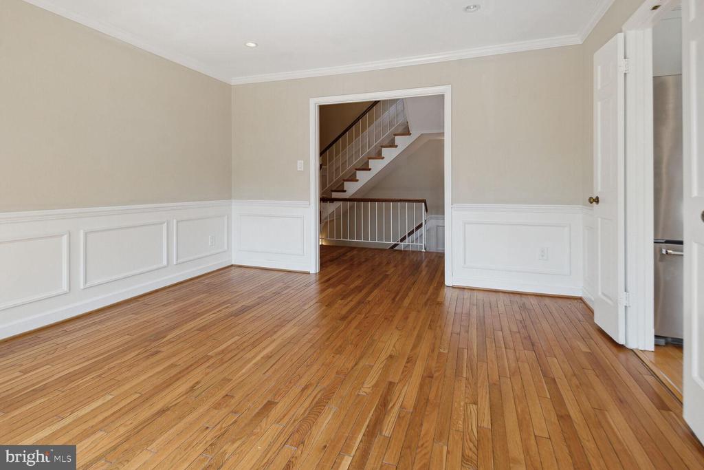 5201 WESTBARD AVENUE Unit: 27