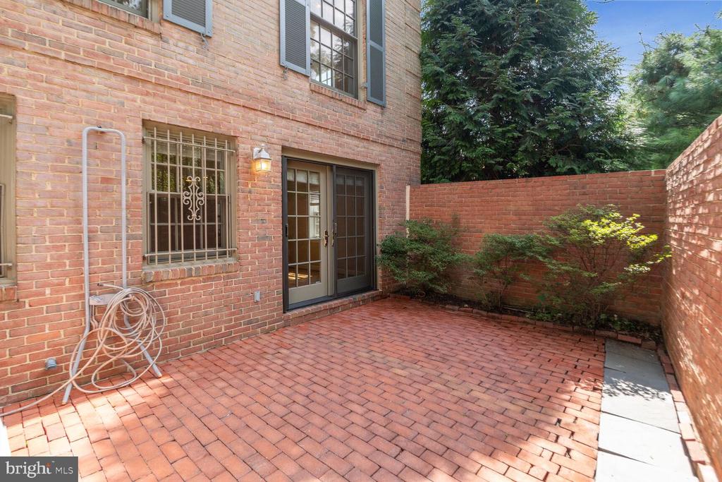 5201 WESTBARD AVENUE Unit: 27