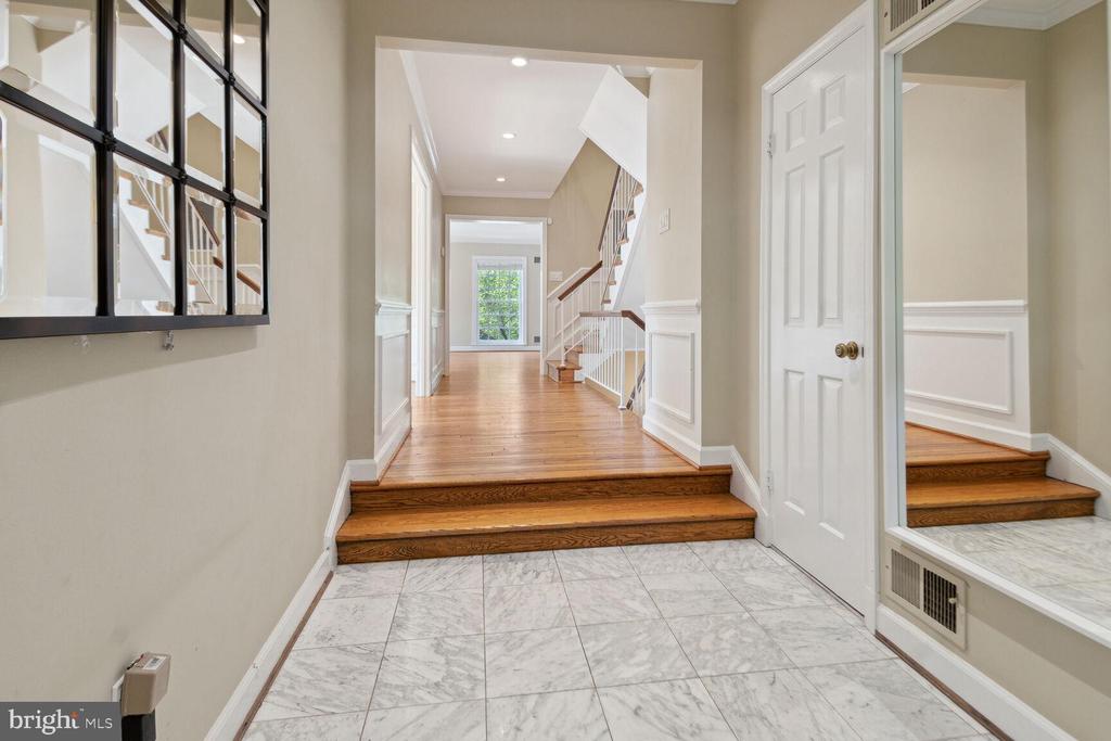5201 WESTBARD AVENUE Unit: 27
