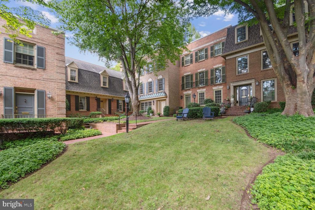 5201 WESTBARD AVENUE Unit: 27