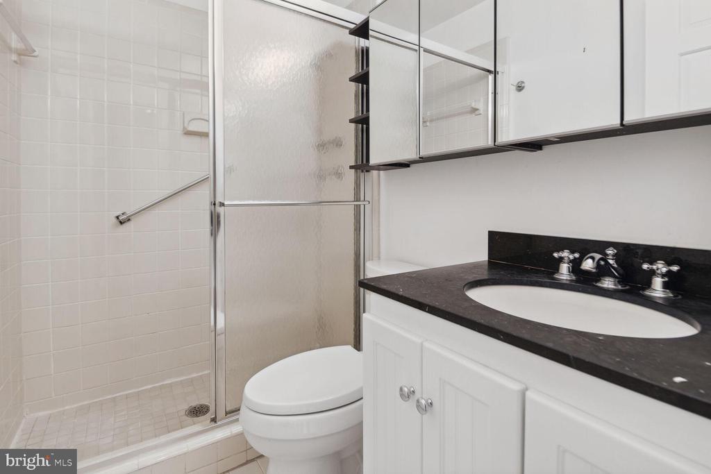 5201 WESTBARD AVENUE Unit: 27