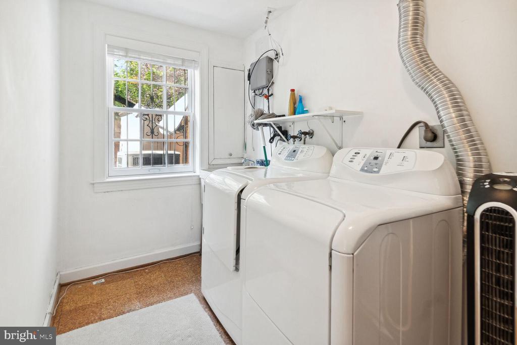 5201 WESTBARD AVENUE Unit: 27