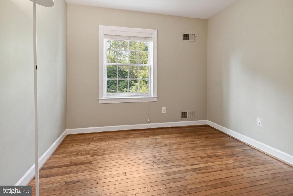 5201 WESTBARD AVENUE Unit: 27